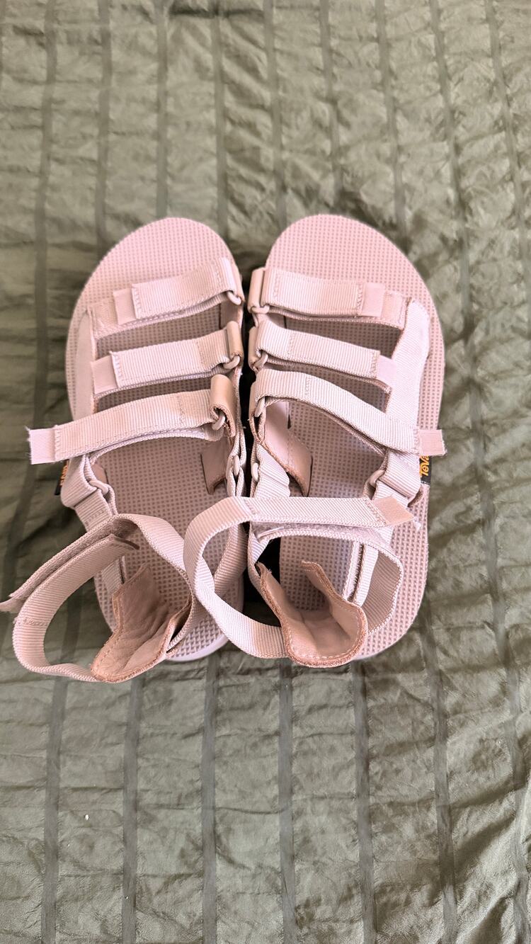 Teva Mevia Flatform Sandals size 7